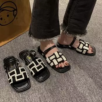 Сандалии во французском стиле. Женские летние черно-белые туфли в клетку на плоской подошве в римском стиле. Рабочие двусторонние сандалии. 35 чёрный