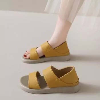 Сандалии женские 2024 летние новые мягкие кожаные универсальные женские туфли на плоской подошве ретро нескользящие сандалии с круглым носком две сандалии женские 35 чёрный