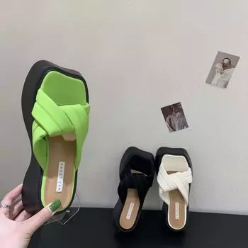 Сандалии женские летние 2024 года, новые толстые тапочки на танкетке, женская модная простая корейская модная повседневная обувь для женщин 35 чёрный