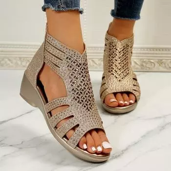 Сандалии женские лето 2024 новые туфли на мягкой подошве для мам модная верхняя одежда женские сандалии на танкетке женские 35 чёрный