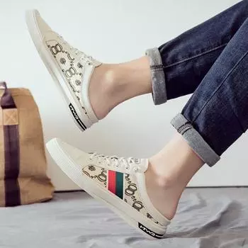 Sandals Man Casual Flat 2024 Fashion Slippers For Men Comfortable Cheap Korean Style Elegant Trend Shoes Original Style Rubber 39