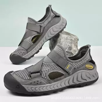 Сандалии мужские летние дышащие пляжные туфли мужские полые туфли с отверстиями для отдыха на открытом воздухе нескользящие спортивные туфли для заброда 38 чёрный