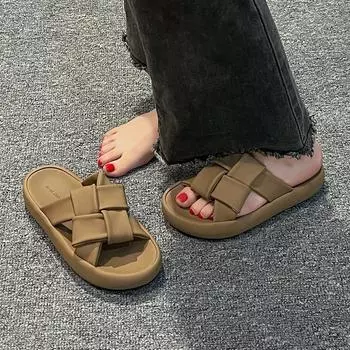 Sandals women s summer wear 2025 new thick-soled casual non-slip pregnant women s beach sandals lazy fashion one-word slippers 35