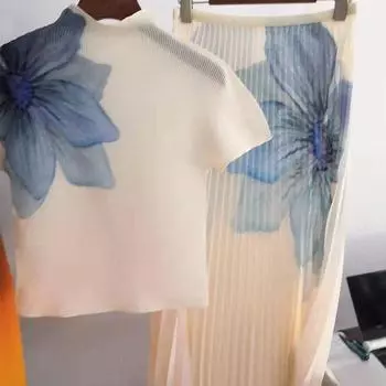 Sanzhai Pleated Print Slim-Fit Mock-Neck Short-Sleeve Top Apricot All yards