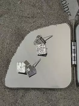 Scattered stone personalized design stud earrings female niche exaggerated ear clips ins wind without ear piercings 925 silver needle jewelry fashion