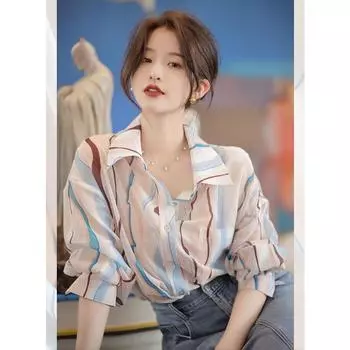 Сделайте свою игру модной еще лучше с этой стильной и шикарной женской рубашкой с воротником-поло M