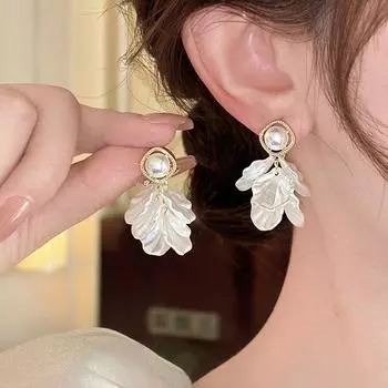 Seaside Holiday Wind Length Shell Tassel Earrings Eardrops 2025 New Arrival Best Selling Women s Ear Studs with Skirt Earrings Shell Pearl Tassel