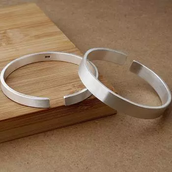 Seiko S999 Полный серебряный гладкий матовый браслет Простой мужской и женский открытый браслет для пар Браслет Браслет с выгравированными словами DIY Подарок Adjustable size