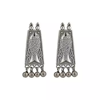 Серьга Chahnaa с серебряной оксидированной рыбой