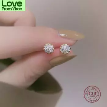 Серьга-гвоздик в виде цветка золотой