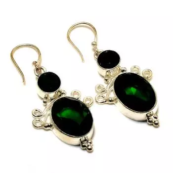 Серьги 2,12 дюйма с хром-диопсидом и черной шпинелью 925 пробы с посеребрением