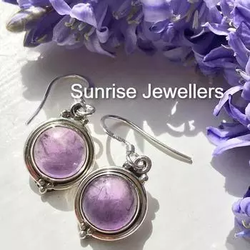 Серьги Amethyst Ari от Sunrise Stud Earring и обруч Huggie Hoop с подвеской • Подарок лучшему другу • free Size фиолетовый