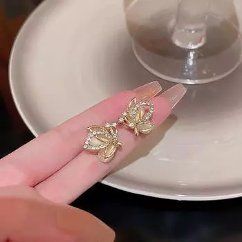 Серьги-бабочки из серебра 925 пробы с кошачьим глазом — элегантные и модные с изысканными бриллиантовыми акцентами золотой