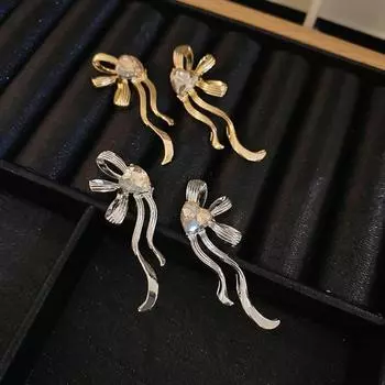 Серьги-бантики из цинкового сплава цинка и цинка с сердечками и стразами в корейском стиле золотой