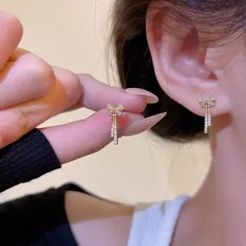 Серьги-бантики из серебра 925 пробы с цирконием — изысканный дизайн с микроинкрустацией, модные легкие роскошные украшения для ушей для женщин золотой