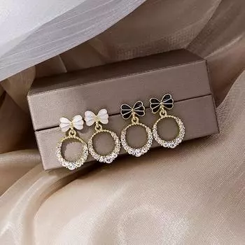 Серьги-бантики из серебра 925 пробы — корейский и японский стиль с бриллиантами