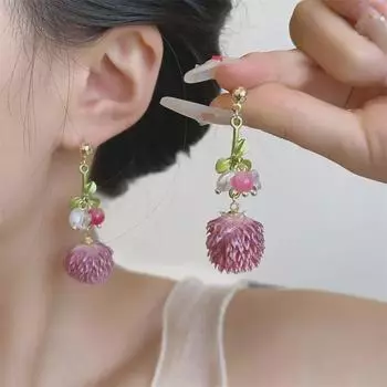 Серьги-бантики ручной работы в виде амаранта с каплями клея — ретро-эстетика фей