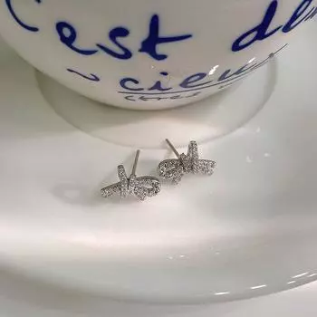 Серьги-бантики с бриллиантами и маленькими легкими роскошными серьгами Niche Design New Style