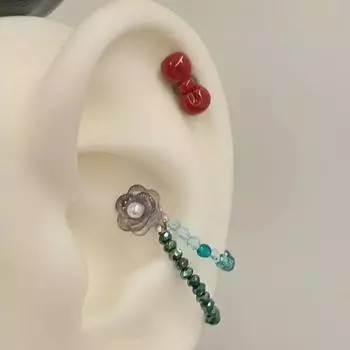 Серьги-бантики в стиле ретро с оригинальным дизайном кохлеарных сережек и гвоздиками-косточками, встроенными в цепочку