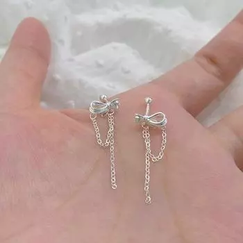 Серьги-цепочки с кисточками в виде банта. Свежие пасторальные серьги. Милые и универсальные серьги для девочек.