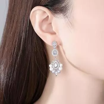 Серьги CMM в богемном стиле серебряного цвета с кубическим цирконием и длинными бусинами серебряный