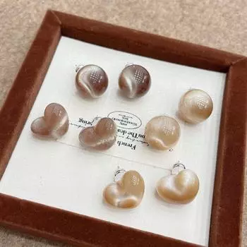 Серьги цвета ретро-любви для женщин: Универсальный, модный и элегантный для осени и зимы Round Earrings светло-коричневого