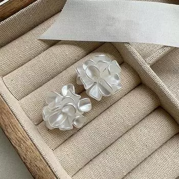 Серьги-цветы из белого акрила для женщин, романтические серьги для свадьбы, простые серьги-гвоздики, ювелирные изделия, подарок для девочек