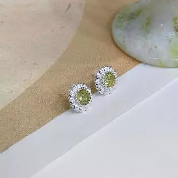 Серьги-цветы с бриллиантами светло-зеленого цвета Серьги-ромашки Маленькие свежие серьги Женский темперамент Элегантный новый китайский стиль