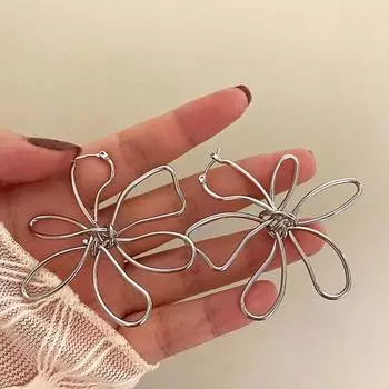 Серьги-цветы с полыми отверстиями для женщин, минималистичные металлические серьги-кольца для девушек, повседневные ювелирные изделия, аксессуары, подарок серебряный