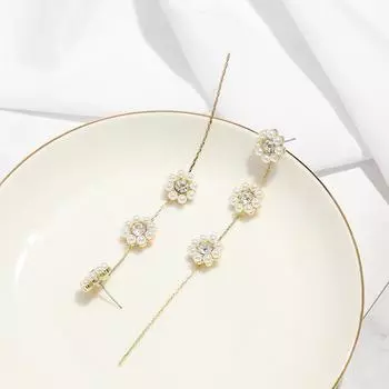 Серьги-цветы в стиле Хёны из серебра 925 пробы с жемчужной кисточкой