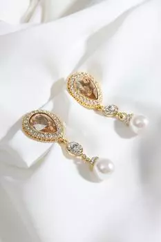 Серьги для вечернего платья цвета меда с жемчугом и камнями золотого цвета