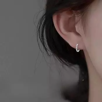 Серьги для женщин Серьги для пирсинга Серьги Love Новые нишевые дизайнерские серьги высокого класса