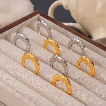 Серьги French Xiaoxiangfeng Rhombus Pattern Universal C-Type из титановой стали с покрытием из 18-каратного золота, простые трендовые серьги в стиле ниши