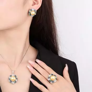 Серьги Fritillary Pearl, кольцо Julianne Peacock Emerald Flower Pearl, ожерелье с подвеской Baroque Shell Bubbles