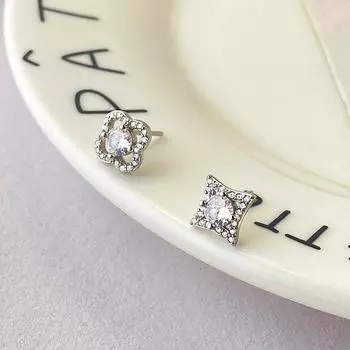 Серьги Gentle Wind Flower в виде четырехконечной звезды, асимметричные серьги, маленькие, милые и слегка инкрустированные серьги Gentle Wind