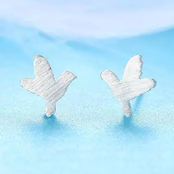 Серьги «Голубь мира» для женщин, маленькие свежие белые голуби, матовые серьги, птица, корейская версия, нишевые дизайнерские аксессуары
