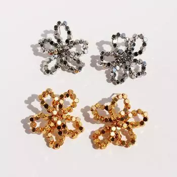 Серьги-гвоздики Design Sense из квадратной металлической бусины ручной работы с лепестками, персонализированные модные серьги-гвоздики в виде цветка 96 золотой