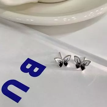 Серьги-гвоздики для женщин, черно-белые серьги-бабочки, нишевый дизайн, темперамент, корейские модные аксессуары