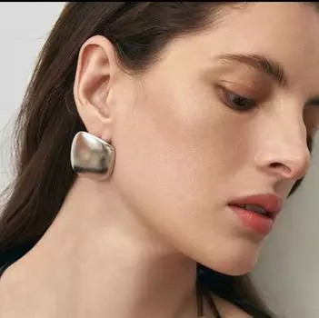 Серьги-гвоздики до колена с матовой отделкой, женские квадратные преувеличенные серьги класса люкс, легкие серьги класса люкс, простые серьги с дизайном Cold Wind Niche