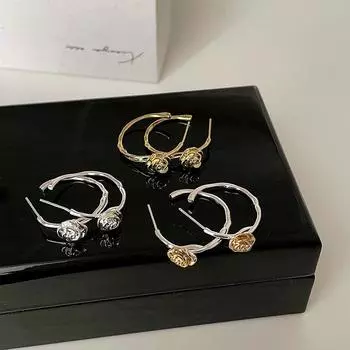 Серьги-гвоздики «Холодный ветер» с камелиями, женские, нишевые, дизайн, чувство простоты, индивидуальность, изысканный, модный, темперамент, универсальные серьги