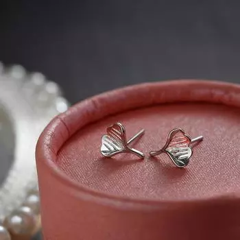 Серьги-гвоздики из листьев гинкго билоба женские серьги Mori Sweet Leaf в стиле кампуса маленькие свежие корейские украшения в стиле нишевого дизайна