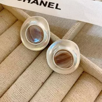 Серьги-гвоздики из натуральной древесины с камнем, простые круглые, женские дизайнерские серьги высокого класса на сезон