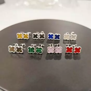 Серьги-гвоздики из серебра 925 пробы с разноцветными четырьмя листьями и платиновым малахитом 7 мм белый