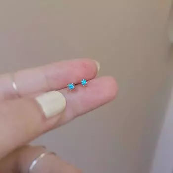 Серьги-гвоздики из стерлингового серебра 925 пробы с топазом и синим мини-цирконом синий