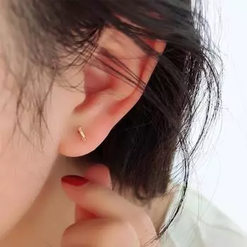 Серьги-гвоздики из стерлингового серебра 925 пробы с волнистой формой, женские, простые, универсальные, с перекручиванием, глянцевые, с надписью, антиаллергенные 925