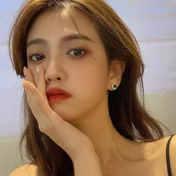 Серьги-гвоздики из стерлингового серебра S925 пробы с зеленым микроцирконом, женские легкие роскошные высококачественные серьги, персонализированные серьги в стиле ретро 925