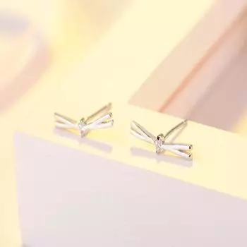 Серьги-гвоздики из стерлингового серебра S925, маленькие серьги-гвоздики в виде стрекозы, корейские милые простые универсальные аксессуары, не вызывающие аллергии 925