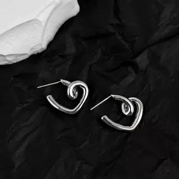 Серьги-гвоздики Love Niche Design Temperament Heart Earrings Light Luxury Earrings