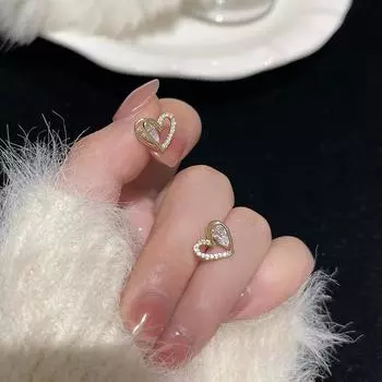 Серьги-гвоздики Love, женские, легкие, роскошные, нишевого дизайна, золотые, в форме сердца, циркониевые, темпераментные, в форме сердца, капли воды