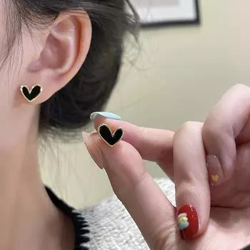 Серьги-гвоздики Love, женские, простые, легкие, роскошные, уникальные, в форме сердца, повседневные, нишевые, дизайнерские серьги